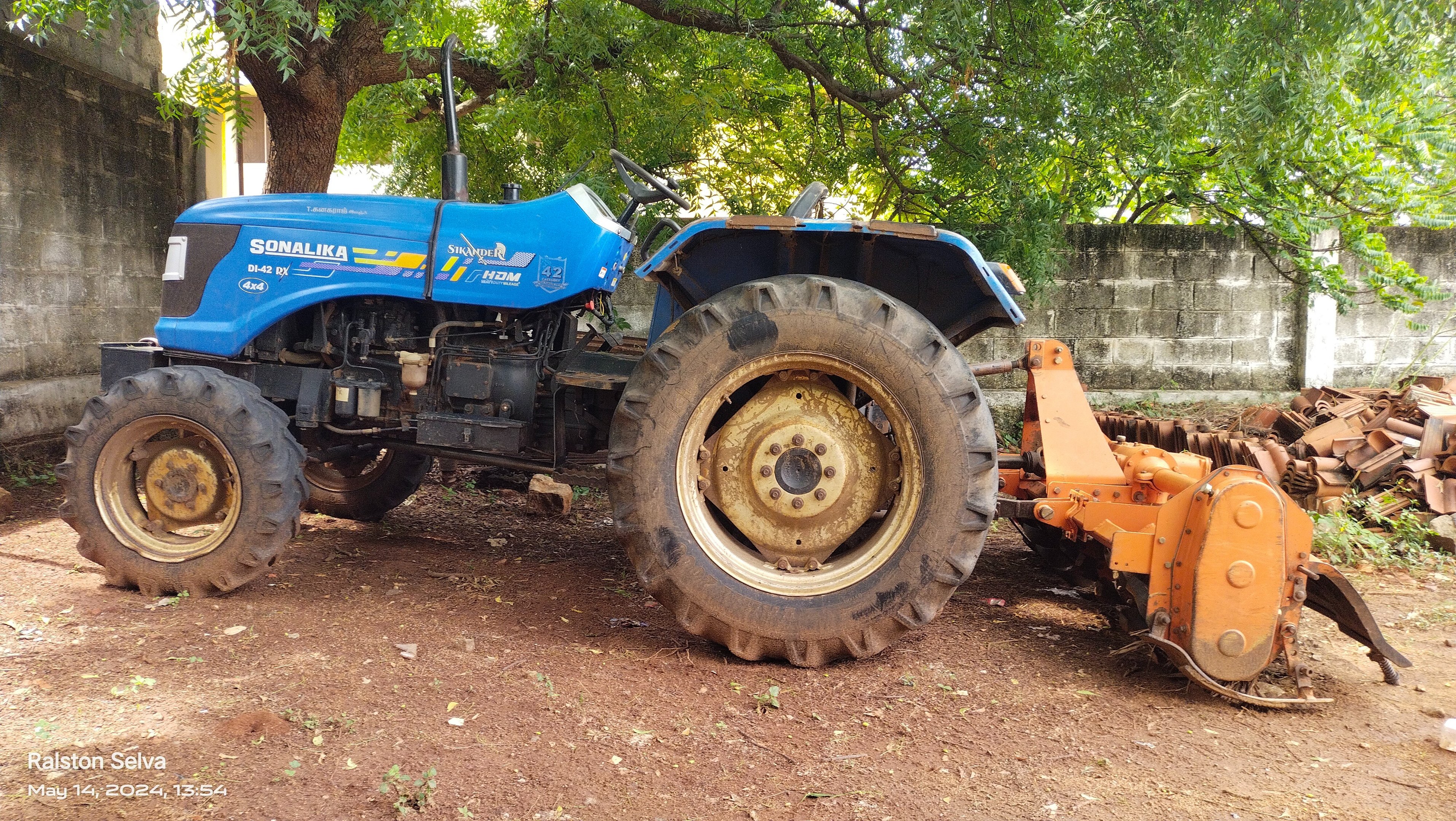 Agricultural Tipper Model 7 - Farm Transport Efficiency. Boost farm productivity with this durable tipper designed for efficient agricultural transport.